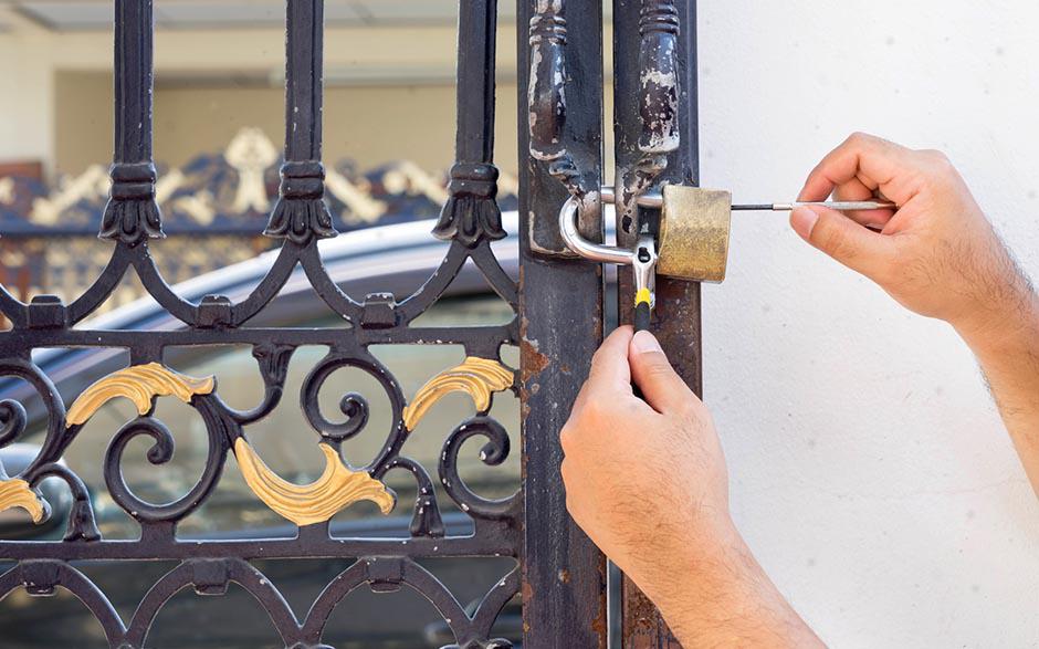 comment ouvrir une serrure de porte sans clé La Courneuve